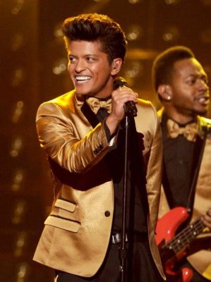 Il Golden Dragon Awards di Bruno Mars: Un trionfo clamoroso tra luci e scandalo!