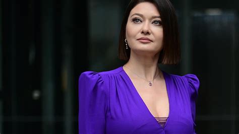 Il Concerto di Nurgül Yeşilçay: Una Sinfonia Inaspettata Tra Amore e Melodie Turche!