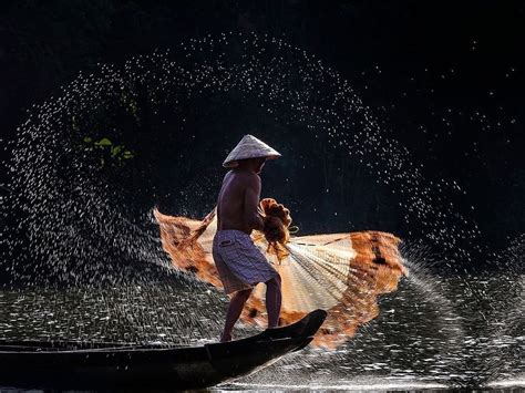 Una Notte con Tran Tuan: Il Canto e la Danza Vietnamita Incanta Roma!